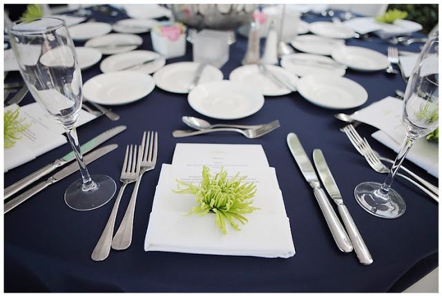 https://pseventrentals.com/wp-content/uploads/2013/10/Navy-Table-and-White-Napkins.jpg